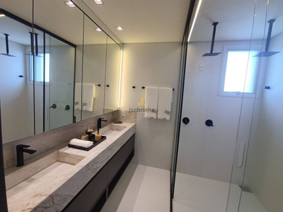 Imagem Cobertura com 3 Quartos à Venda, 241 m² em Centro - Balneário Camboriú Imagem Cobertura com 3 Quartos à Venda, 241 m² em Centro - Balneário Camboriú