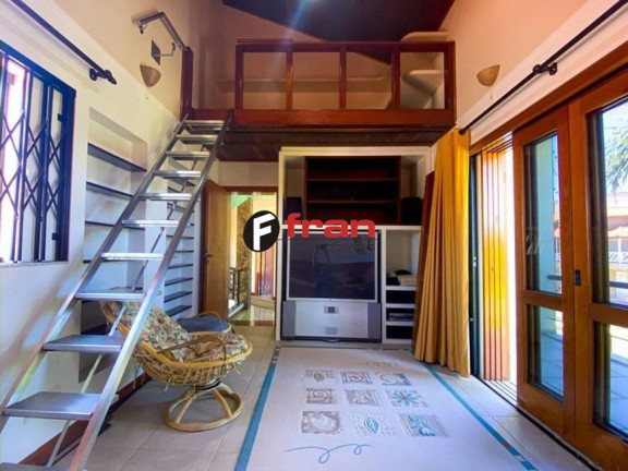 Imagem Casa com 3 Quartos à Venda, 450 m² em Córrego Grande - Florianópolis