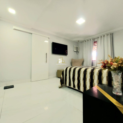 Imagem Casa com 3 Quartos à Venda, 248 m² em Parque Residencial Laranjeiras - Serra