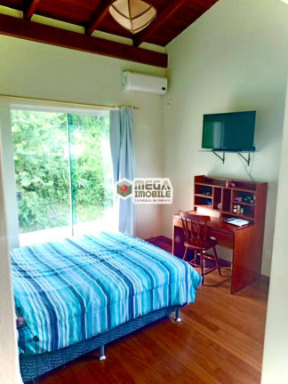 Imagem Casa com 4 Quartos à Venda, 225 m² em Trindade - Florianópolis