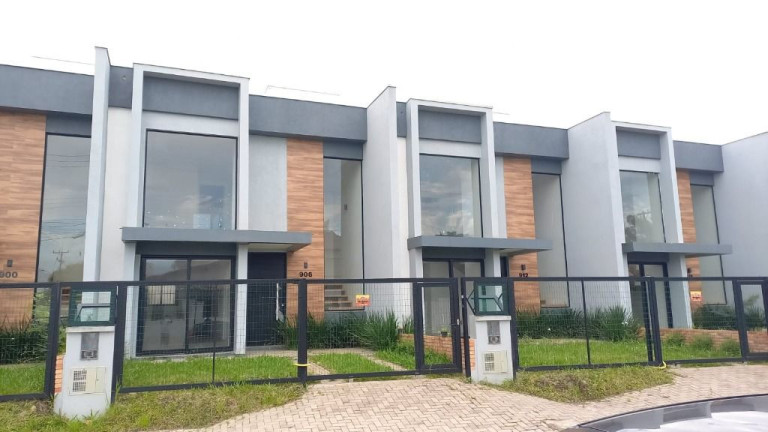 Sobrado com 3 Quartos à Venda,  em Centro - Imbé