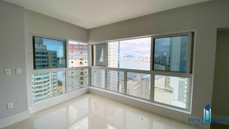 Imagem Apartamento com 3 Quartos à Venda, 133 m² em Pioneiros - Balneário Camboriú Imagem Apartamento com 3 Quartos à Venda, 133 m² em Pioneiros - Balneário Camboriú
