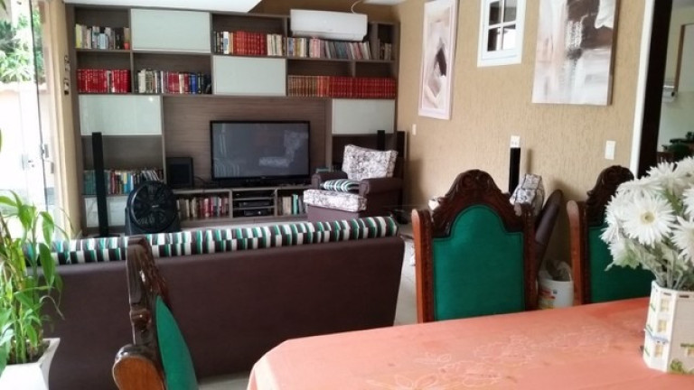Imagem Casa com 3 Quartos à Venda, 525 m² em Maria Paula - Niterói Imagem Casa com 3 Quartos à Venda, 525 m² em Maria Paula - Niterói