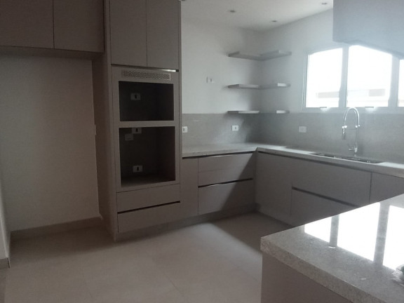 Casa de Condomínio à Venda, 230 m² em Alphaville 11 - Alphaville