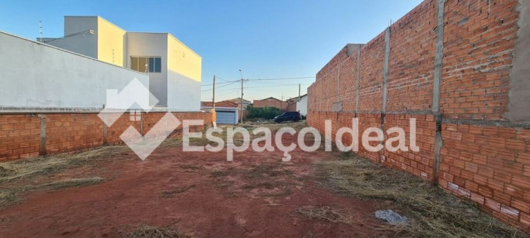 Imagem Terreno à Venda, 275 m² em Jardim Grajaú - Lençóis Paulista Imagem Terreno à Venda, 275 m² em Jardim Grajaú - Lençóis Paulista