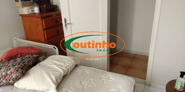 Imagem Apartamento com 4 Quartos à Venda, 240 m² em Tijuca - Rio De Janeiro Imagem Apartamento com 4 Quartos à Venda, 240 m² em Tijuca - Rio De Janeiro