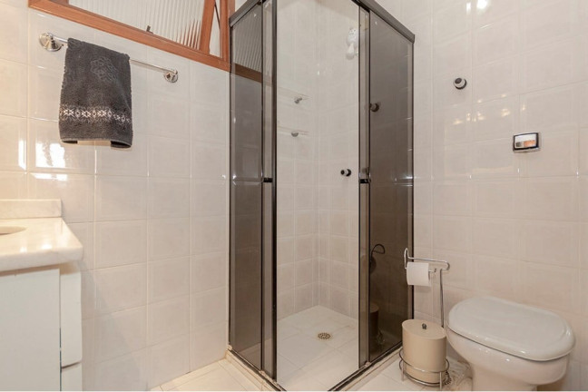 Imagem Imóvel com 3 Quartos à Venda, 198 m² em Jardim Lindóia - Porto Alegre Imagem Imóvel com 3 Quartos à Venda, 198 m² em Jardim Lindóia - Porto Alegre