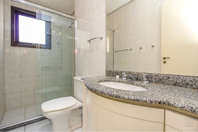 Imagem Imóvel com 3 Quartos à Venda, 137 m² em Petrópolis - Porto Alegre Imagem Imóvel com 3 Quartos à Venda, 137 m² em Petrópolis - Porto Alegre
