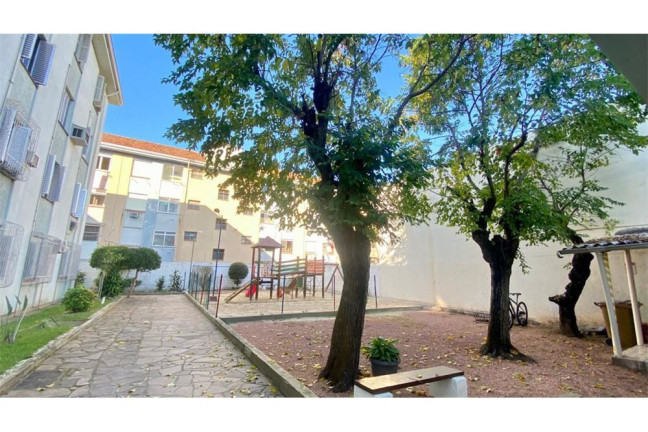 Imagem Imóvel com 2 Quartos à Venda, em Menino Deus - Porto Alegre Imagem Imóvel com 2 Quartos à Venda, em Menino Deus - Porto Alegre