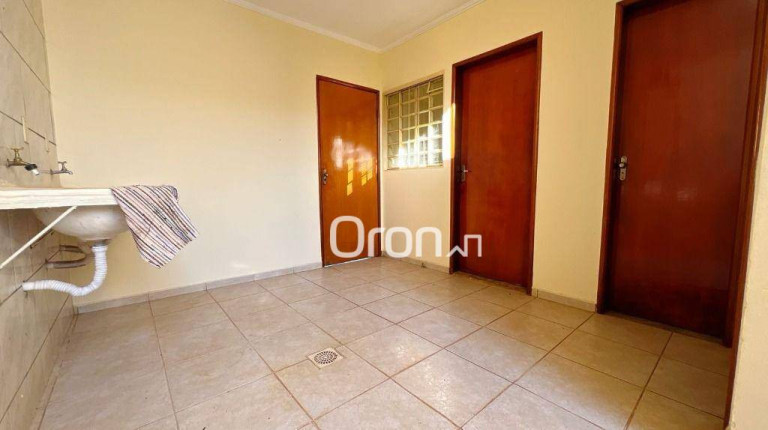 Imagem Sobrado com 4 Quartos à Venda, 280 m² em Setor Jaó - Goiânia