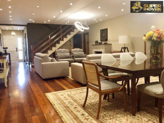 Imagem Casa com 4 Quartos à Venda, 864 m² em Centro - Pelotas