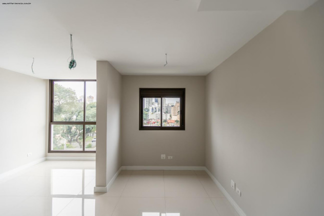 Imagem Apartamento com 2 Quartos à Venda, 143 m² em água Verde - Curitiba