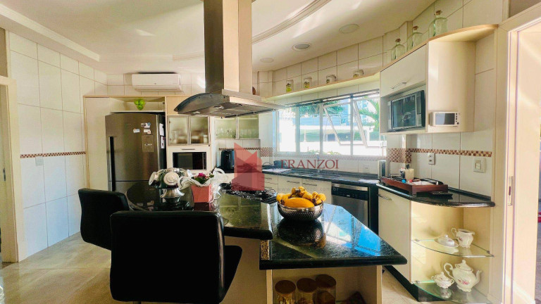 Imagem Casa com 4 Quartos à Venda, 381 m² em Vila Operária - Itajaí Imagem Casa com 4 Quartos à Venda, 381 m² em Vila Operária - Itajaí