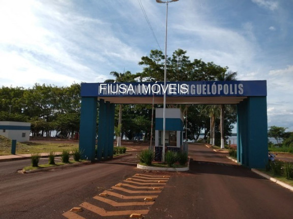 Imagem Sobrado com 3 Quartos à Venda, em Miguelopolis - Miguelópolis Imagem Sobrado com 3 Quartos à Venda, em Miguelopolis - Miguelópolis