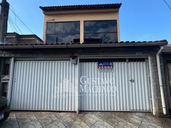 Casa com 4 Quartos à Venda, 197 m² em Aterrado - Volta Redonda