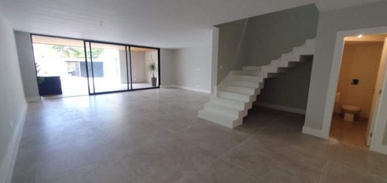 Imagem Casa com 5 Quartos à Venda, 420 m² em Barra Da Tijuca - Rio De Janeiro Imagem Casa com 5 Quartos à Venda, 420 m² em Barra Da Tijuca - Rio De Janeiro