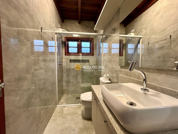 Imagem Casa com 3 Quartos à Venda, 180 m² em Centro - Bombinhas Imagem Casa com 3 Quartos à Venda, 180 m² em Centro - Bombinhas