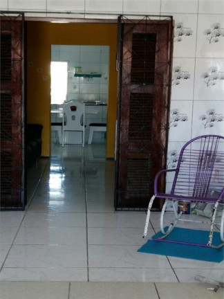 Imagem Imóvel com 4 Quartos à Venda, 150 m² em Siqueira - Fortaleza Imagem Imóvel com 4 Quartos à Venda, 150 m² em Siqueira - Fortaleza