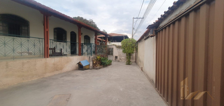 Casa com 4 Quartos à Venda, 163 m² em Jardim Dos Comerciários (venda Nova) - Belo Horizonte