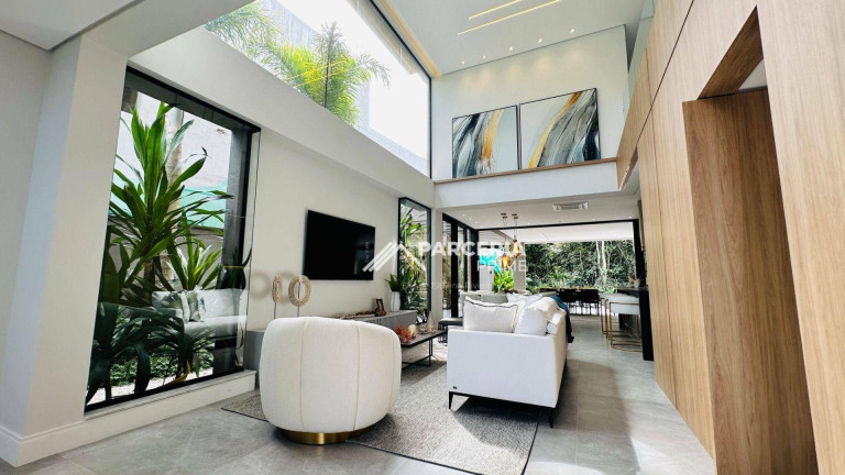 Imagem Casa com 6 Quartos à Venda, 380 m² em Riviera Módulo 11 - Bertioga Imagem Casa com 6 Quartos à Venda, 380 m² em Riviera Módulo 11 - Bertioga