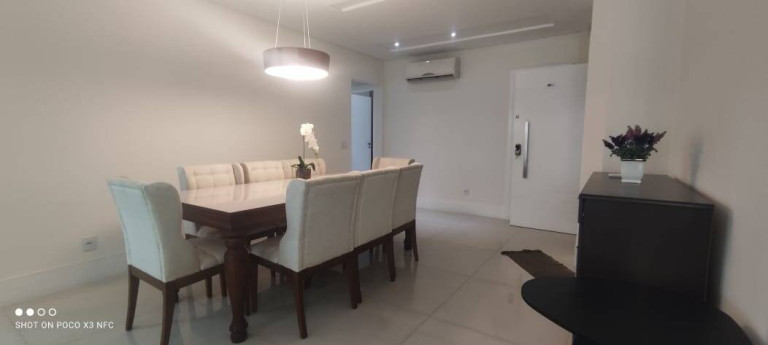 Imagem Apartamento com 3 Quartos para Alugar, 136 m² em Centro - Balneário Camboriú