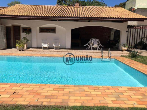 Casa com 4 Quartos à Venda, 485 m² em Itacoatiara - Niterói
