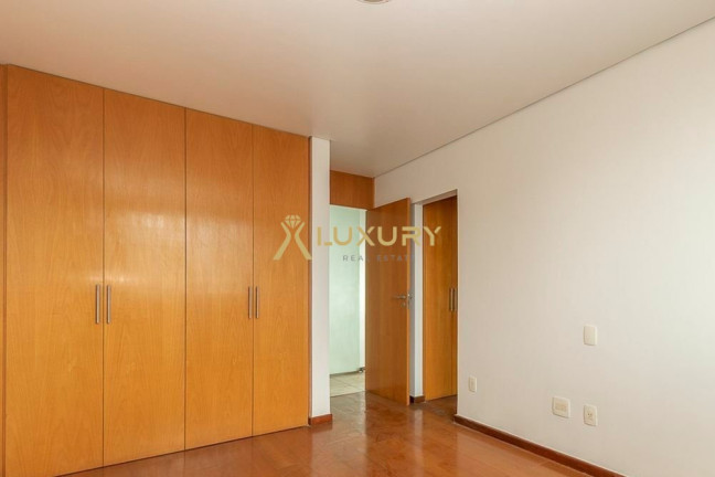Imagem Imóvel com 4 Quartos à Venda, 505 m² em Belvedere - Belo Horizonte Imagem Imóvel com 4 Quartos à Venda, 505 m² em Belvedere - Belo Horizonte