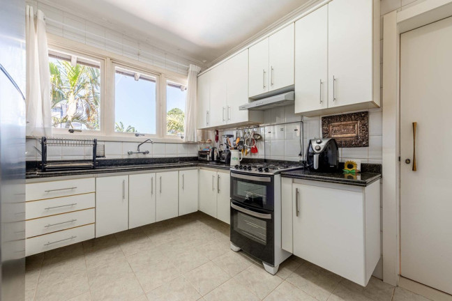 Imagem Casa com 3 Quartos à Venda, 350 m² em Chácara Das Pedras - Porto Alegre Imagem Casa com 3 Quartos à Venda, 350 m² em Chácara Das Pedras - Porto Alegre