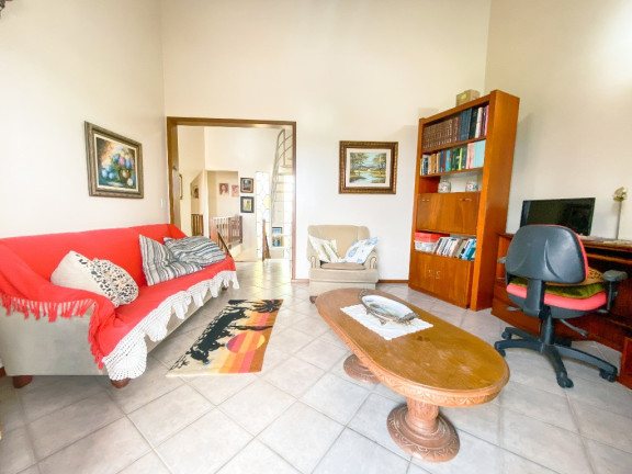 Imagem Casa com 4 Quartos à Venda, 249 m² em Coqueiros - Florianópolis