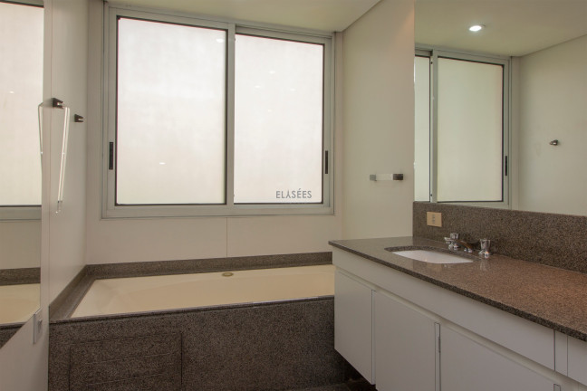 Imagem Apartamento com 3 Quartos à Venda, 210 m² em Itaim Bibi - São Paulo Imagem Apartamento com 3 Quartos à Venda, 210 m² em Itaim Bibi - São Paulo