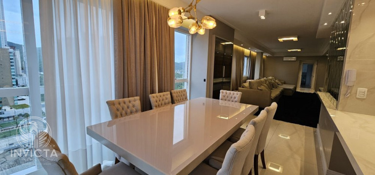 Imagem Cobertura com 5 Quartos à Venda, 261 m² em Barra Sul - Balneário Camboriú Imagem Cobertura com 5 Quartos à Venda, 261 m² em Barra Sul - Balneário Camboriú