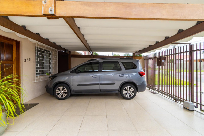 Imagem Sobrado com 3 Quartos à Venda, 140 m² em Capão Raso - Curitiba Imagem Sobrado com 3 Quartos à Venda, 140 m² em Capão Raso - Curitiba