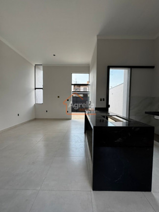 Imagem Casa com 2 Quartos à Venda, 70 m² em Jardim Santo Antônio - Mogi Guaçu Imagem Casa com 2 Quartos à Venda, 70 m² em Jardim Santo Antônio - Mogi Guaçu