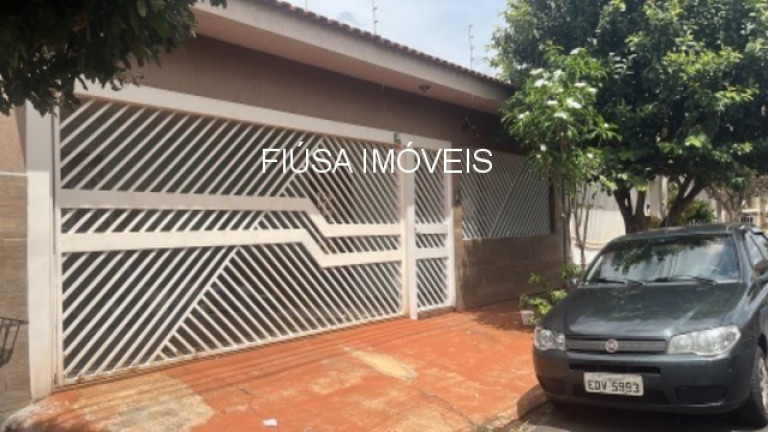 Casa com 3 Quartos à Venda,  em Jardim Eugênio Mazzer - Sertãozinho