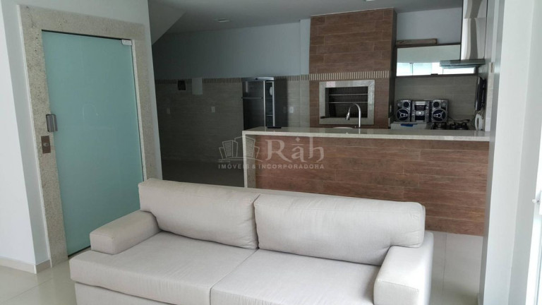 Sobrado com 3 Quartos à Venda, 300 m² em Nações - Balneário Camboriú