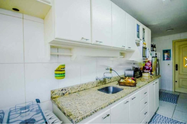 Imagem Cobertura com 3 Quartos à Venda, 210 m² em Menino Deus - Porto Alegre Imagem Cobertura com 3 Quartos à Venda, 210 m² em Menino Deus - Porto Alegre