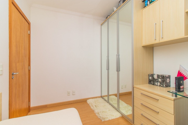 Imagem Imóvel com 3 Quartos à Venda, em Menino Deus - Porto Alegre Imagem Imóvel com 3 Quartos à Venda, em Menino Deus - Porto Alegre