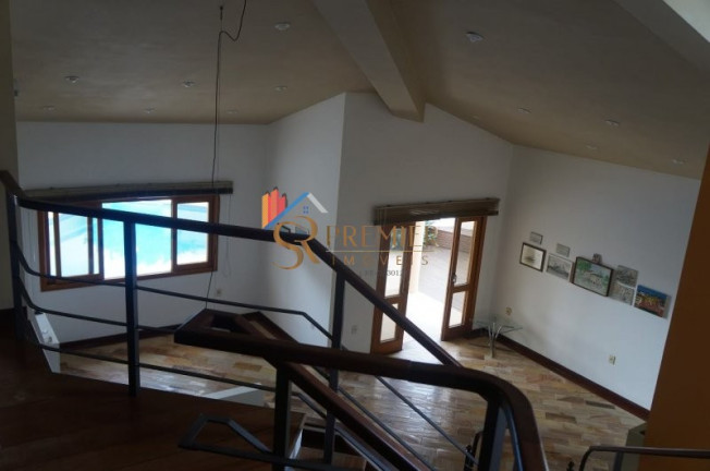 Imagem Casa com 4 Quartos à Venda, 320 m² em Córrego Grande - Florianópolis