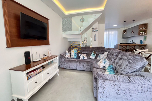 Imagem Sobrado com 3 Quartos à Venda, 178 m² em Balneário Cambiju - Itapoá