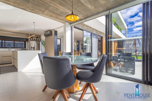 Imagem Casa com 3 Quartos à Venda, 431 m² em Santa Regina - Camboriú Imagem Casa com 3 Quartos à Venda, 431 m² em Santa Regina - Camboriú