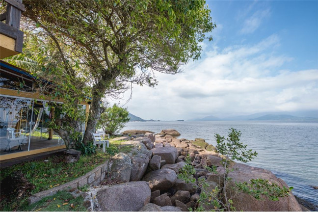 Imagem Casa com 7 Quartos à Venda, em Ribeirão Da Ilha - Florianópolis Imagem Casa com 7 Quartos à Venda, em Ribeirão Da Ilha - Florianópolis