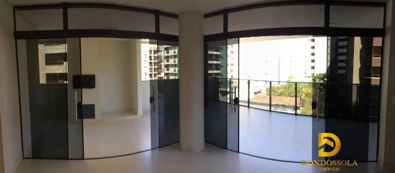 Imagem Apartamento com 3 Quartos à Venda, 215 m² em Centro - Criciúma
