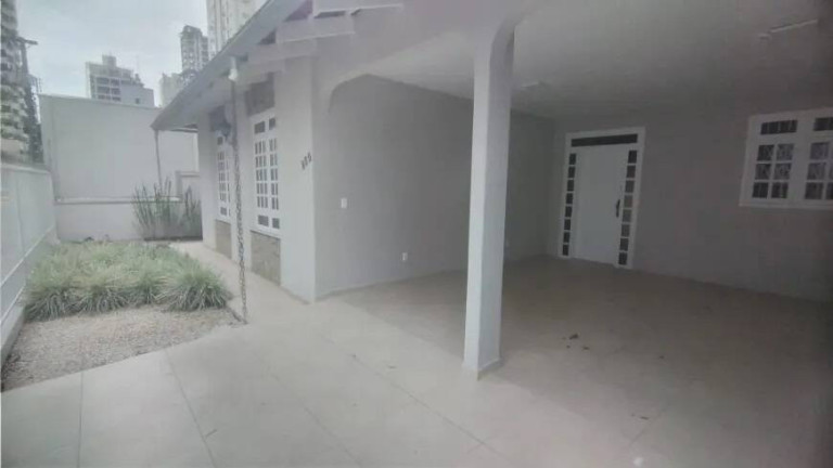 Casa com 3 Quartos para Alugar, 120 m² em Centro - Balneário Camboriú