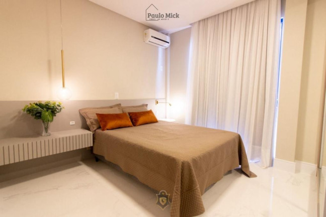 Apartamento com 3 Quartos à Venda,  em Meia Praia - Itapema