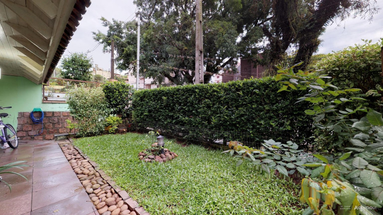 Imagem Sobrado com 3 Quartos à Venda, 221 m² em Tristeza - Porto Alegre Imagem Sobrado com 3 Quartos à Venda, 221 m² em Tristeza - Porto Alegre