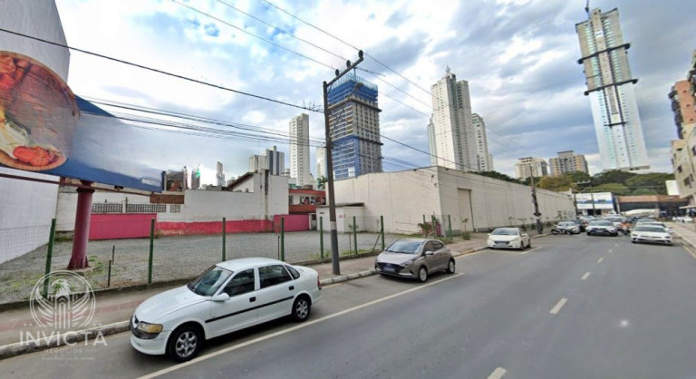 Sala Comercial para Alugar, 1.000 m² em Nações - Balneário Camboriú