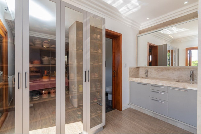 Imagem Casa com 3 Quartos à Venda, 261 m² em Passo Das Pedras - Porto Alegre Imagem Casa com 3 Quartos à Venda, 261 m² em Passo Das Pedras - Porto Alegre