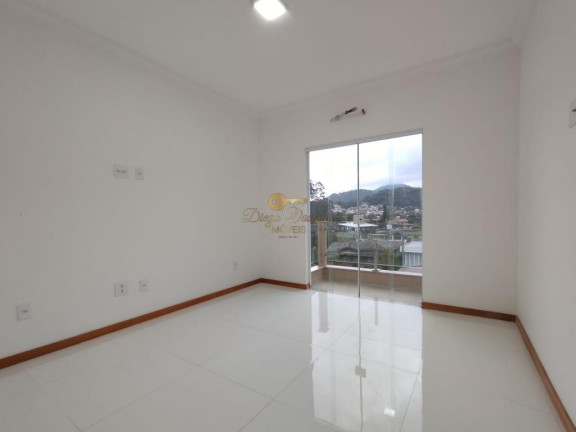 Imagem Casa com 4 Quartos à Venda, 252 m² em Vargem Grande - Teresópolis Imagem Casa com 4 Quartos à Venda, 252 m² em Vargem Grande - Teresópolis