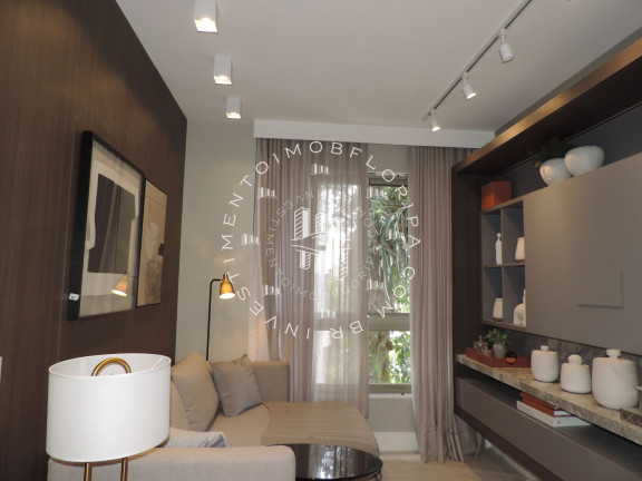 Apartamento com 2 Quartos à Venda, 60 m² em Centro - Florianópolis