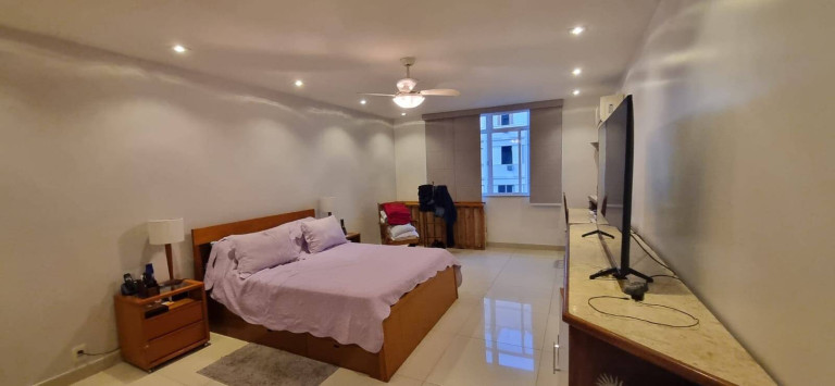 Imagem Apartamento com 3 Quartos à Venda,  em Copacabana - Rio De Janeiro